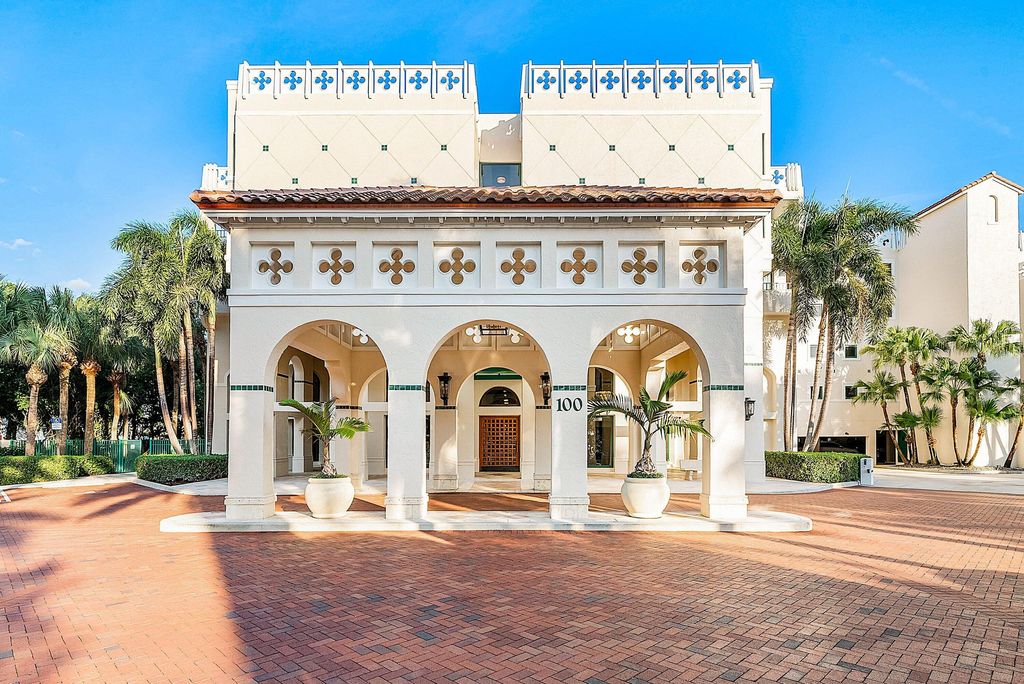 Photo of 100 SE 5th Avenue #216, Boca Raton, FL 33432 (MLS # B26057507)