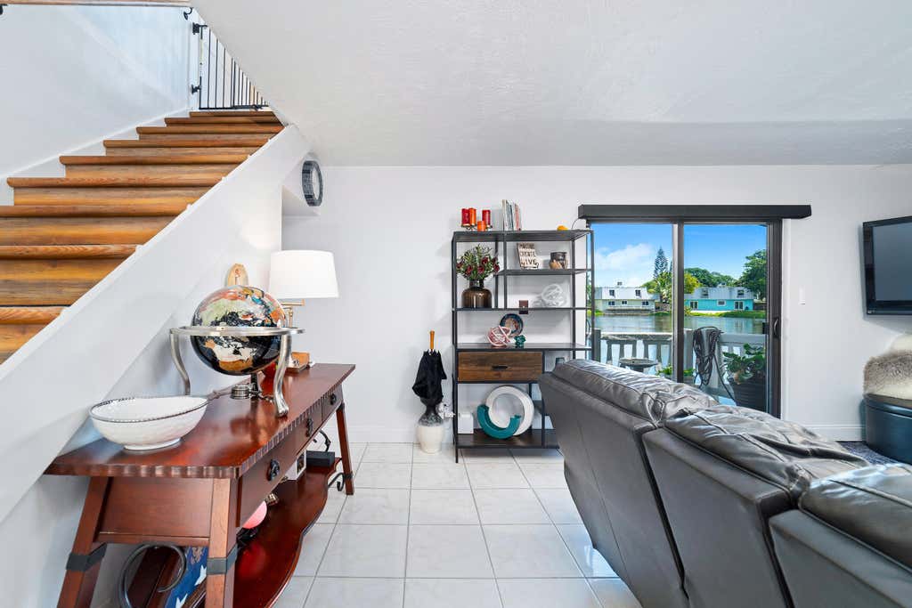 Photo of 1351 NE 40th Place, Oakland Park, FL 33334 (MLS # B26038440)