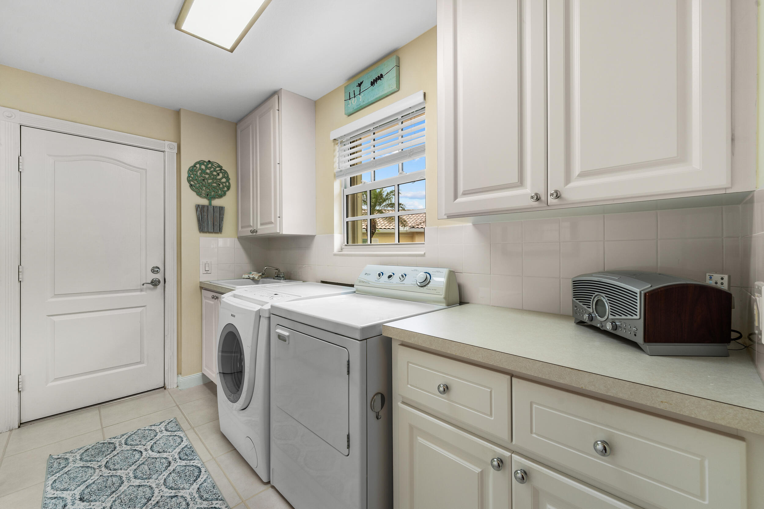 VILLAGEWALK OF WELLINGTON 1 - Residential