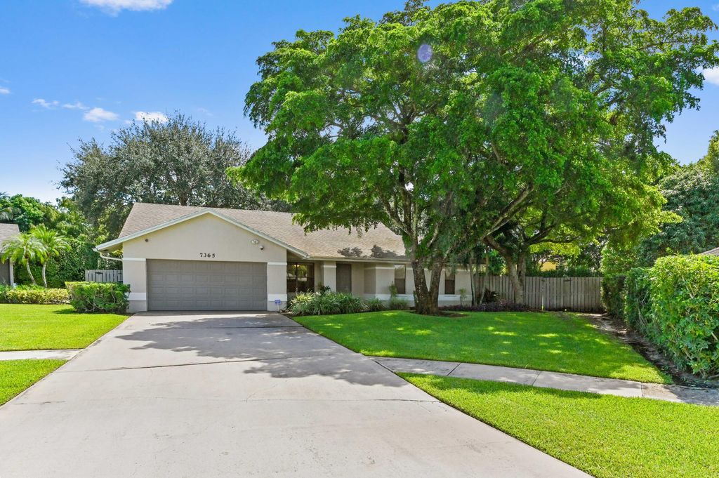 Photo of 7365 Woodland Creek Lane, Lake Worth, FL 33467 (MLS # R11026545)