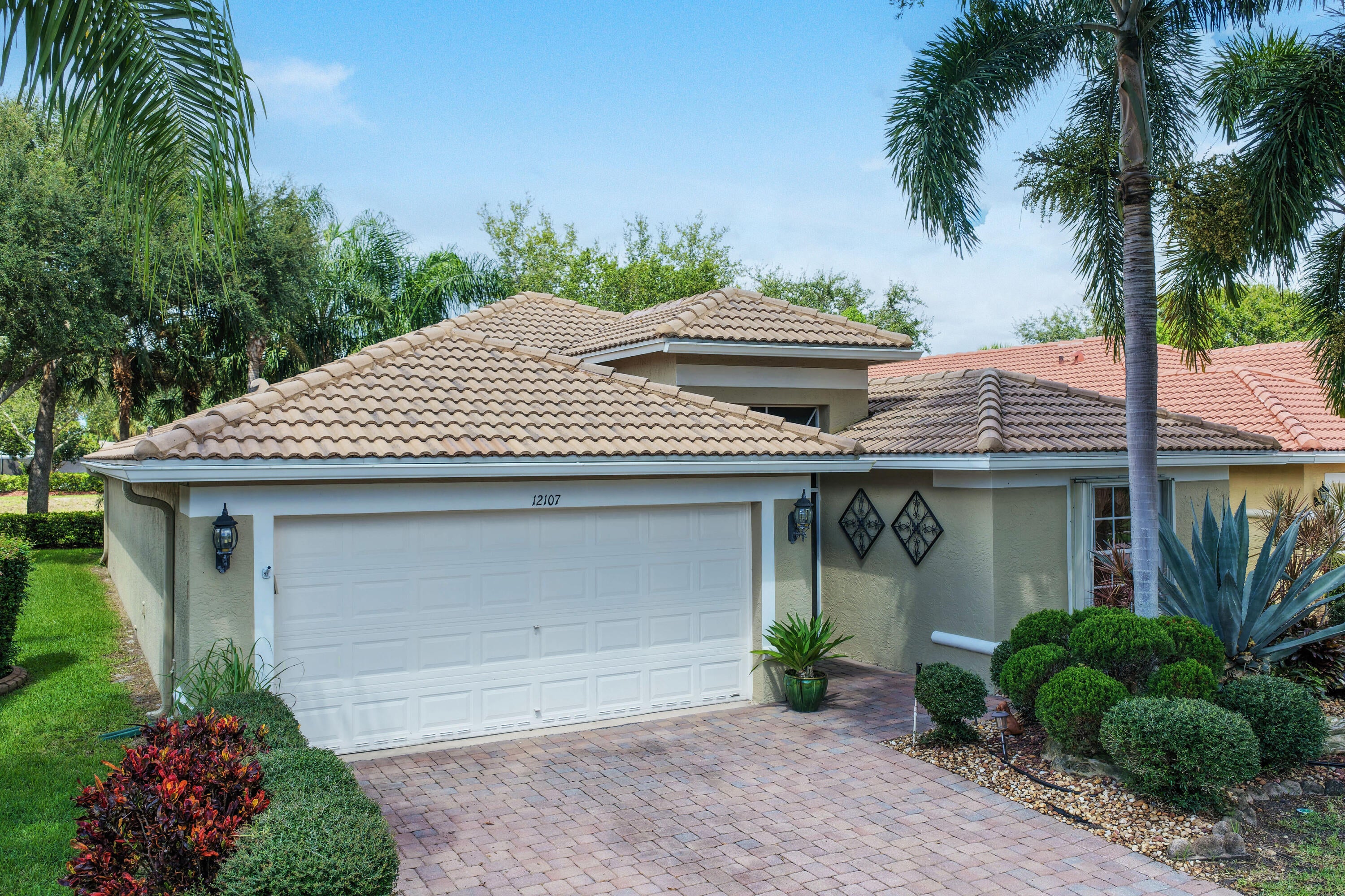 12107 ROMA Road