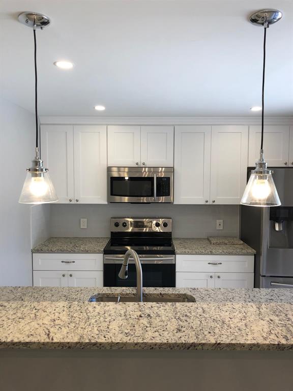 VILLAGE OF SANDALWOOD LAKES NORTH - Residential Lease