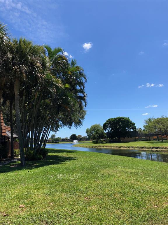 VILLAGE OF SANDALWOOD LAKES NORTH - Residential Lease