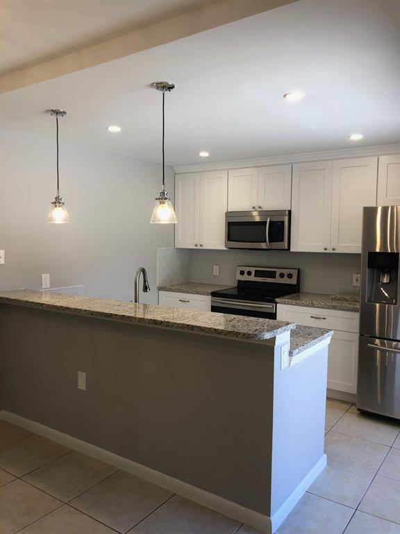 VILLAGE OF SANDALWOOD LAKES NORTH - Residential Lease