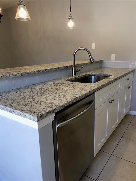 VILLAGE OF SANDALWOOD LAKES NORTH - Residential Lease