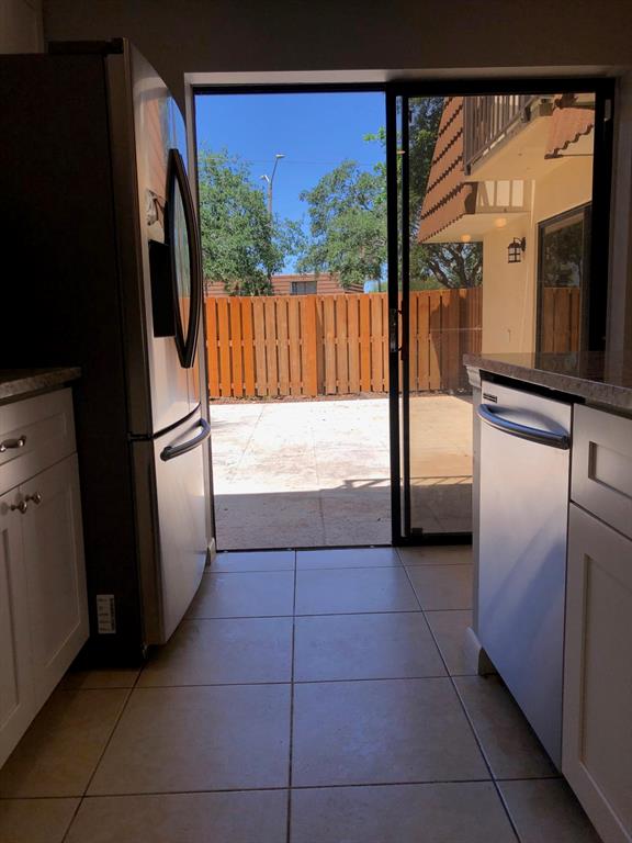 VILLAGE OF SANDALWOOD LAKES NORTH - Residential Lease