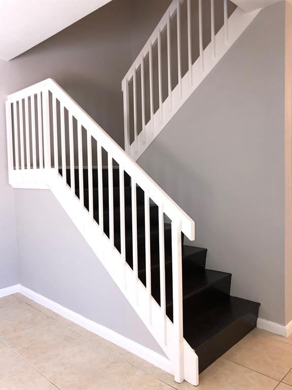 VILLAGE OF SANDALWOOD LAKES NORTH - Residential Lease