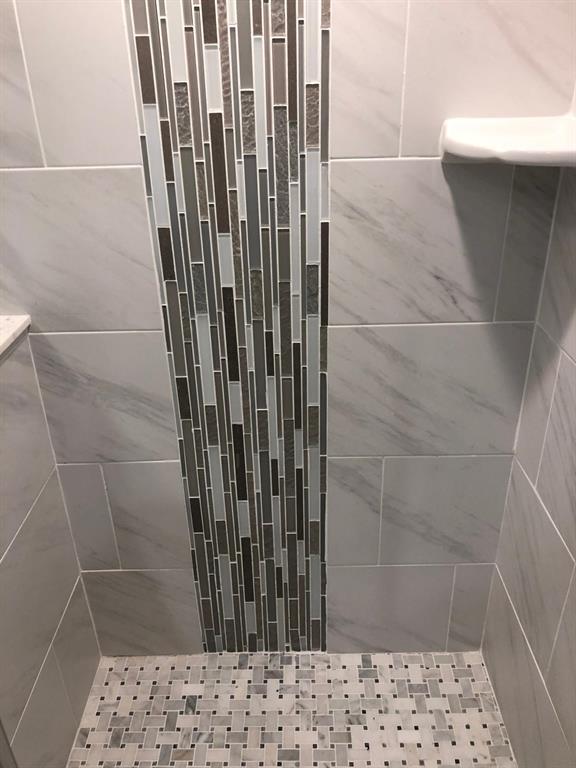 VILLAGE OF SANDALWOOD LAKES NORTH - Residential Lease