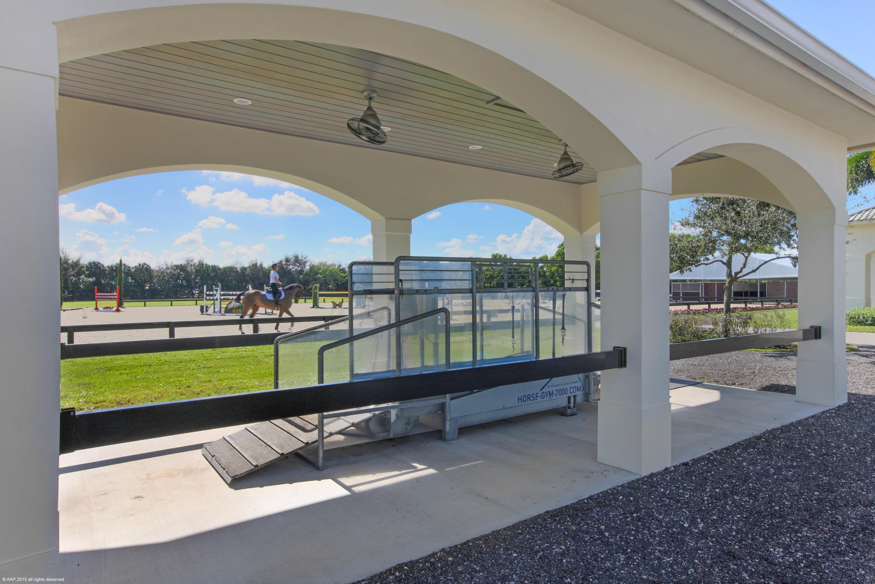 PALM BEACH POINT EAST - Residential