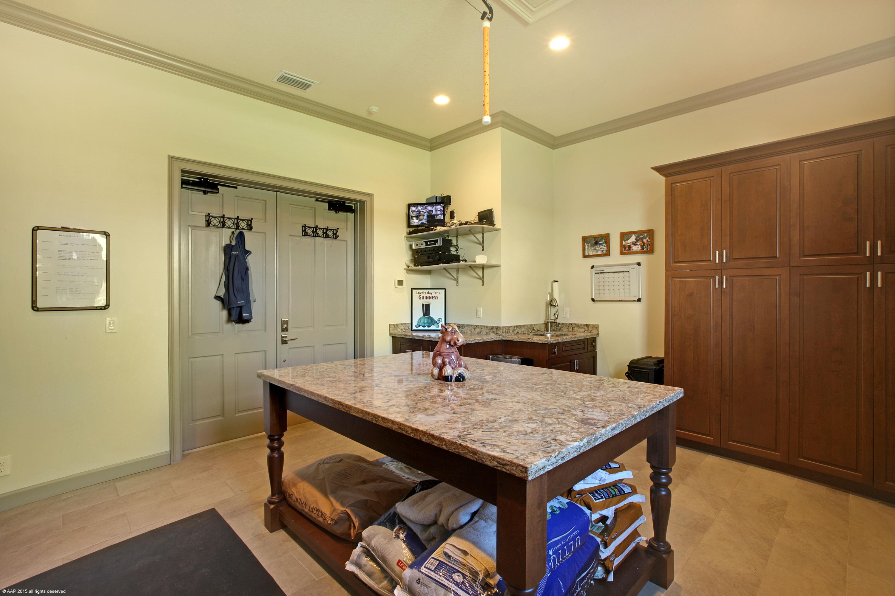 PALM BEACH POINT EAST - Residential