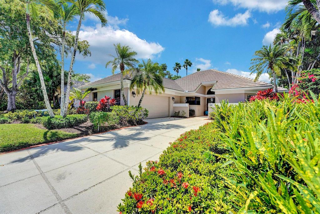 Photo of 133 Coventry Place, Palm Beach Gardens, FL 33418 (MLS # R11087711)