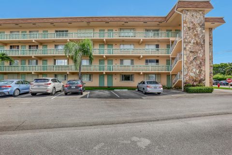 300 Village Green Circle S 120 Palm Springs FL 33461