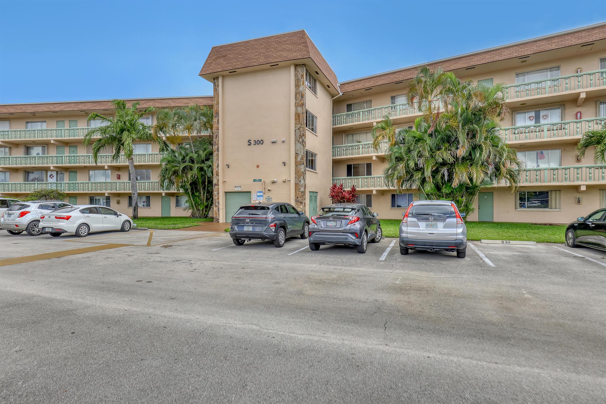 300 Village Green Circle S 120