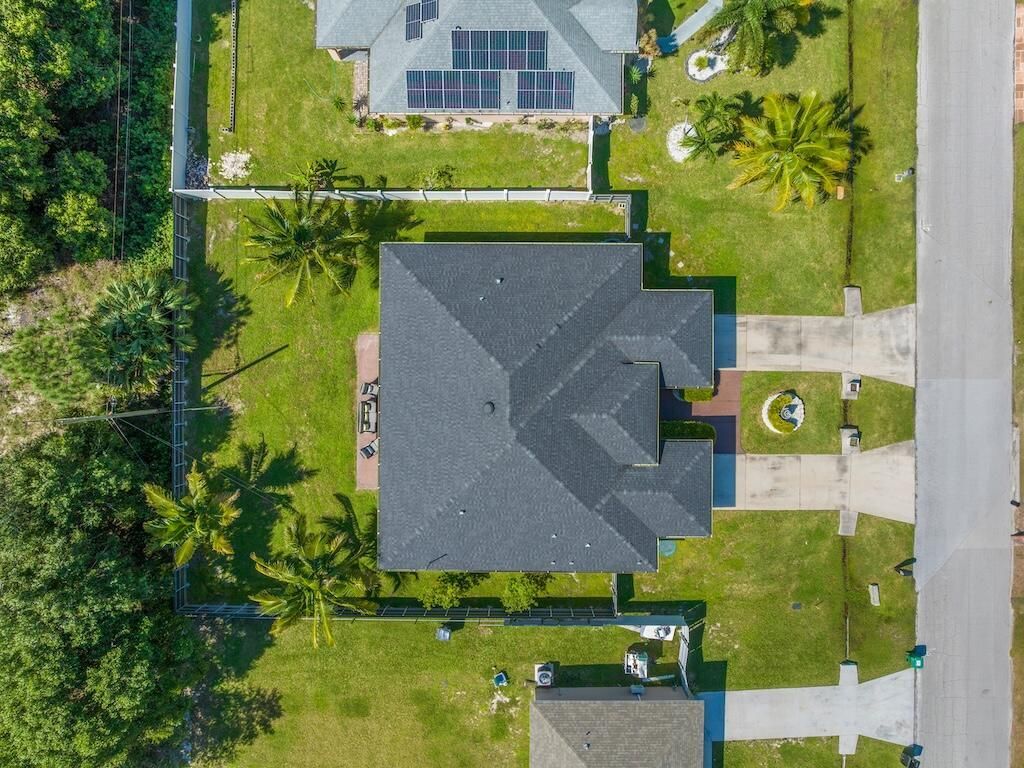 Photo of 914 SW Mccracken Avenue, Port Saint Lucie, FL 34953 (MLS # B26003143)