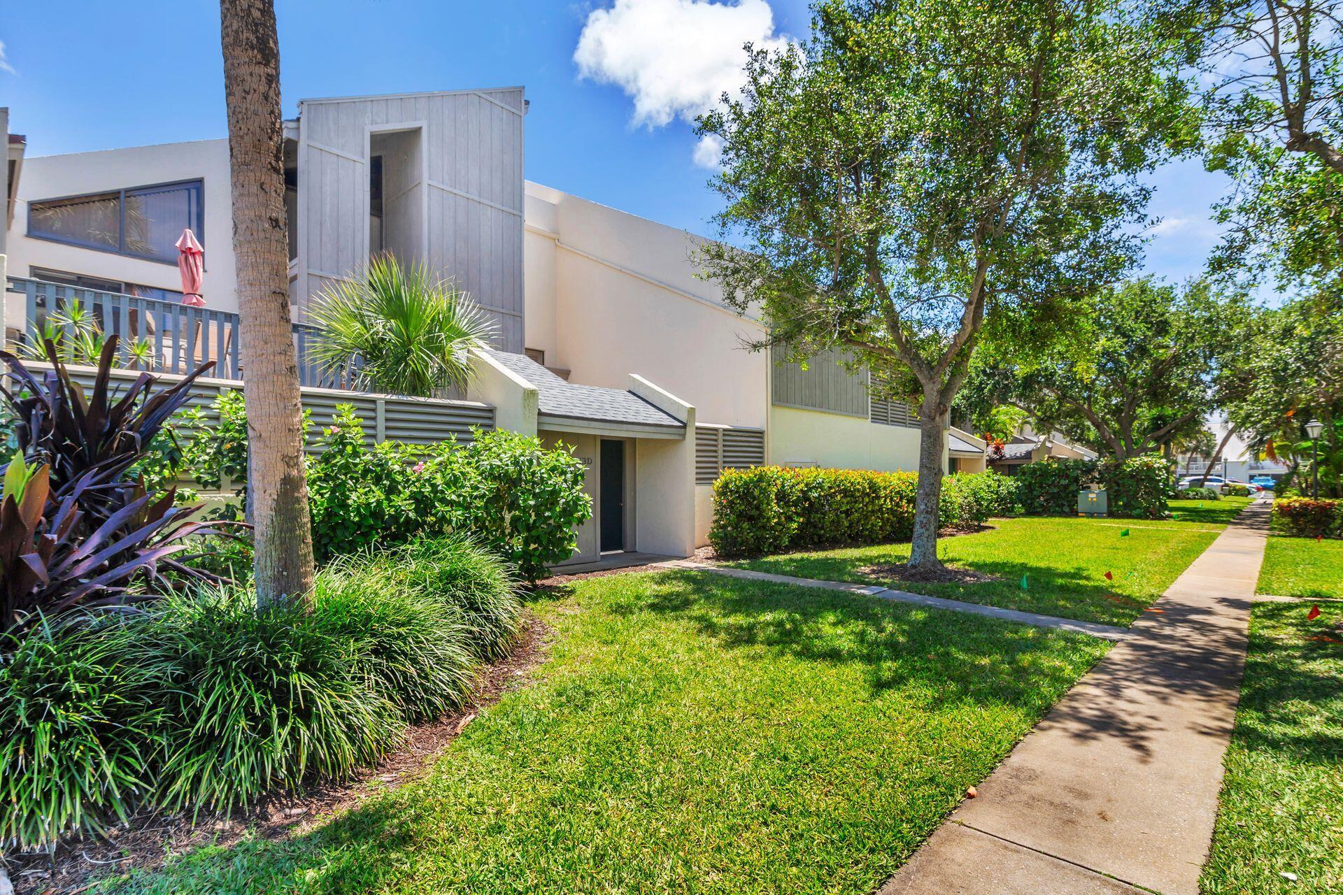 Lovely first floor condo in desirable Sealofter community within walking distance to the beach. Comfortably furnished with step saving kitchen, tile throughout, new shower in 2024 and delightful open courtyard.