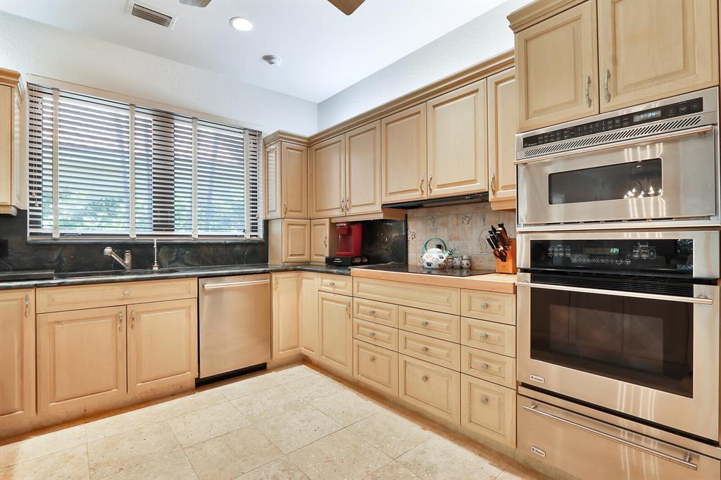 FRENCHMANS CREEK - Residential