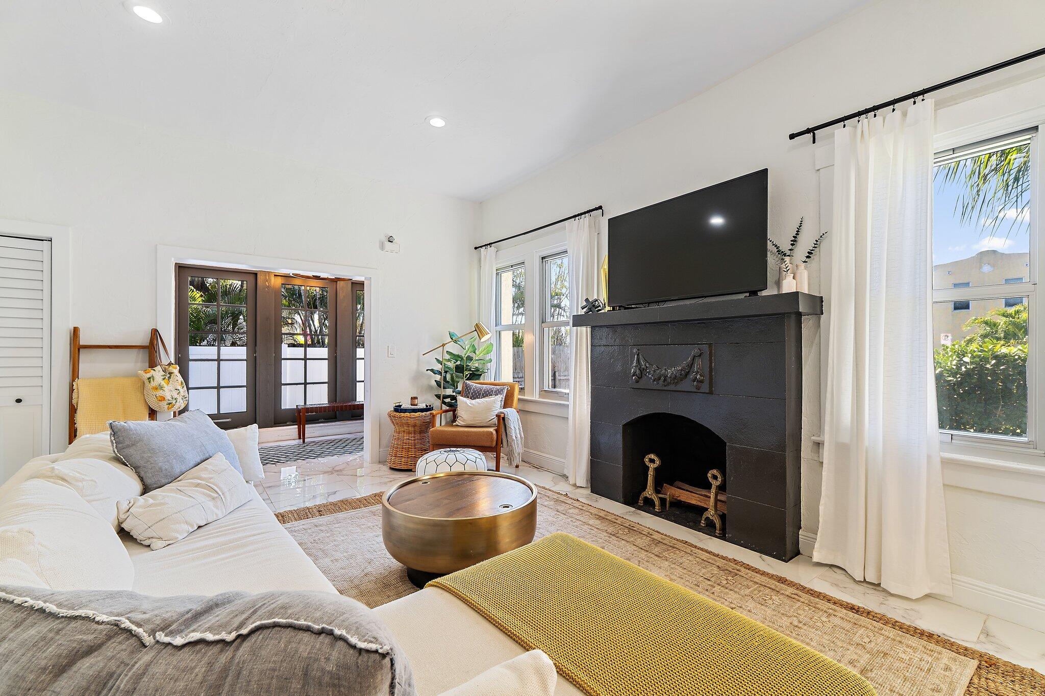 VISTA ENCANTO ADD - Residential Lease