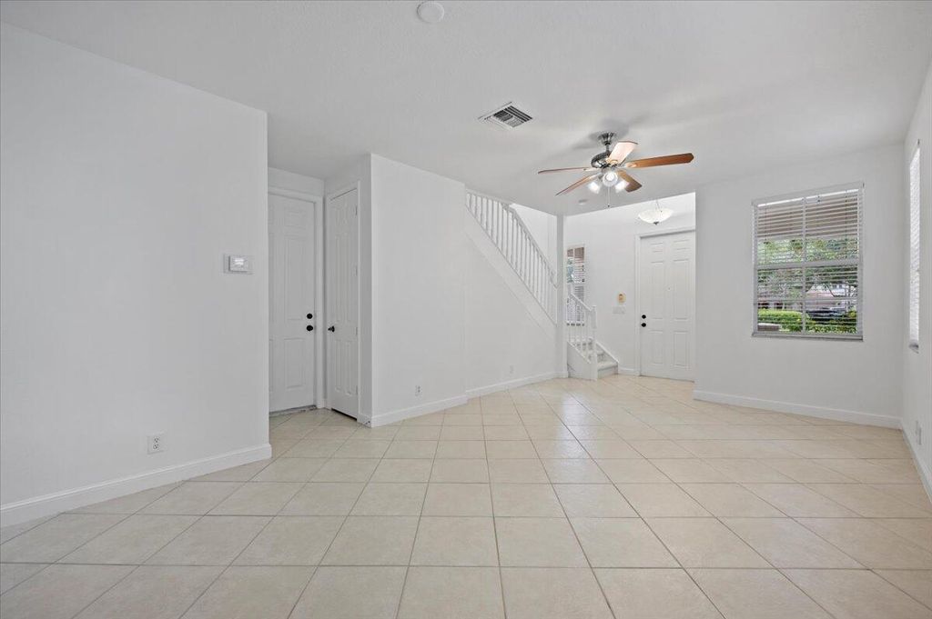 Photo of 605 Castle Drive, Palm Beach Gardens, FL 33410 (MLS # R10994847)
