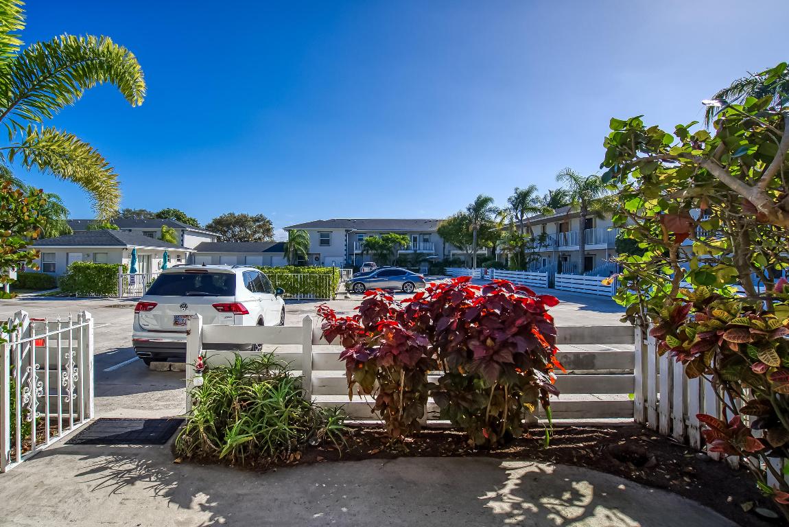 MANGO VILLAS - Residential