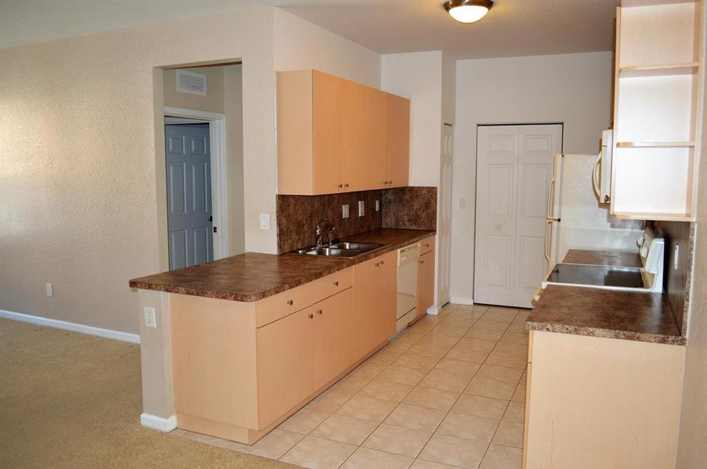 ROSEMONT CONDO - Residential