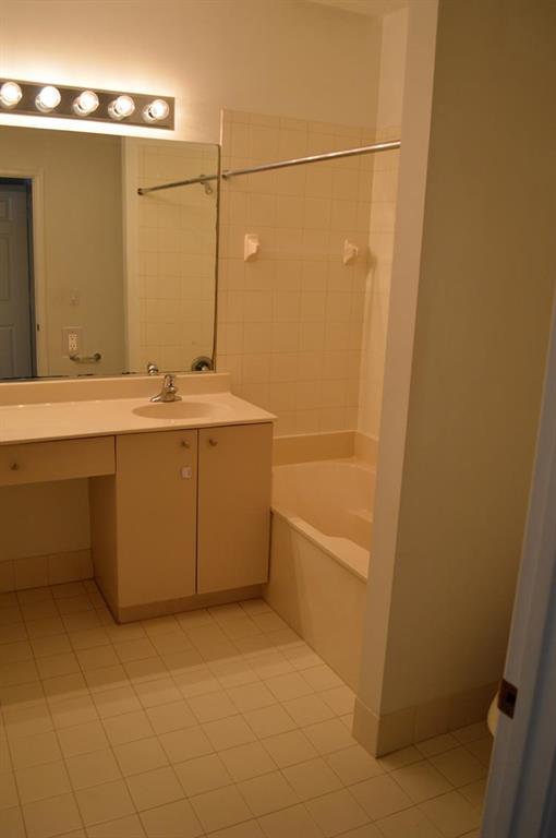 ROSEMONT CONDO - Residential