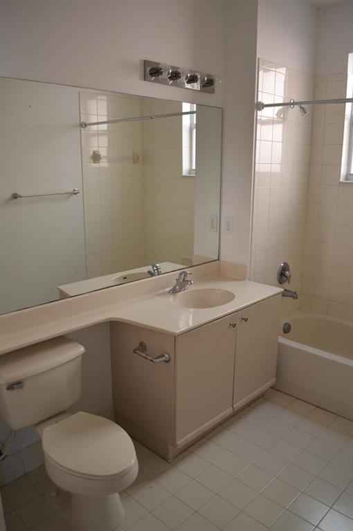 ROSEMONT CONDO - Residential