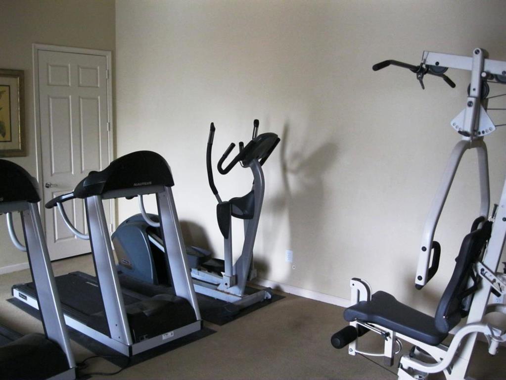 ROSEMONT CONDO - Residential