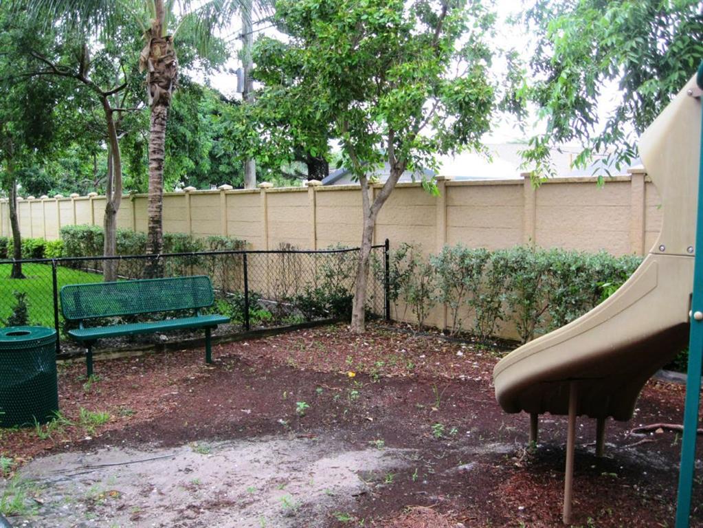 ROSEMONT CONDO - Residential