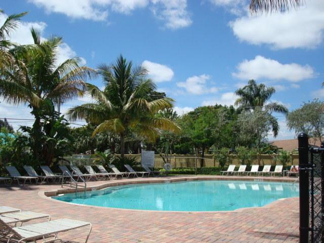 ROSEMONT CONDO - Residential