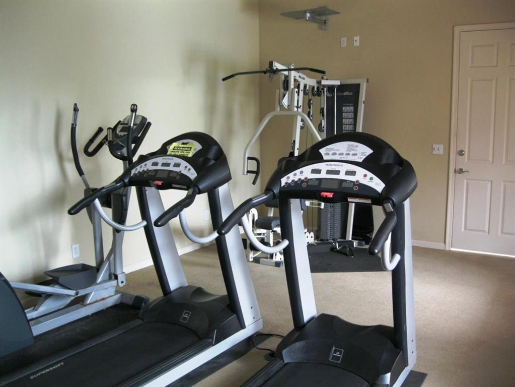 ROSEMONT CONDO - Residential