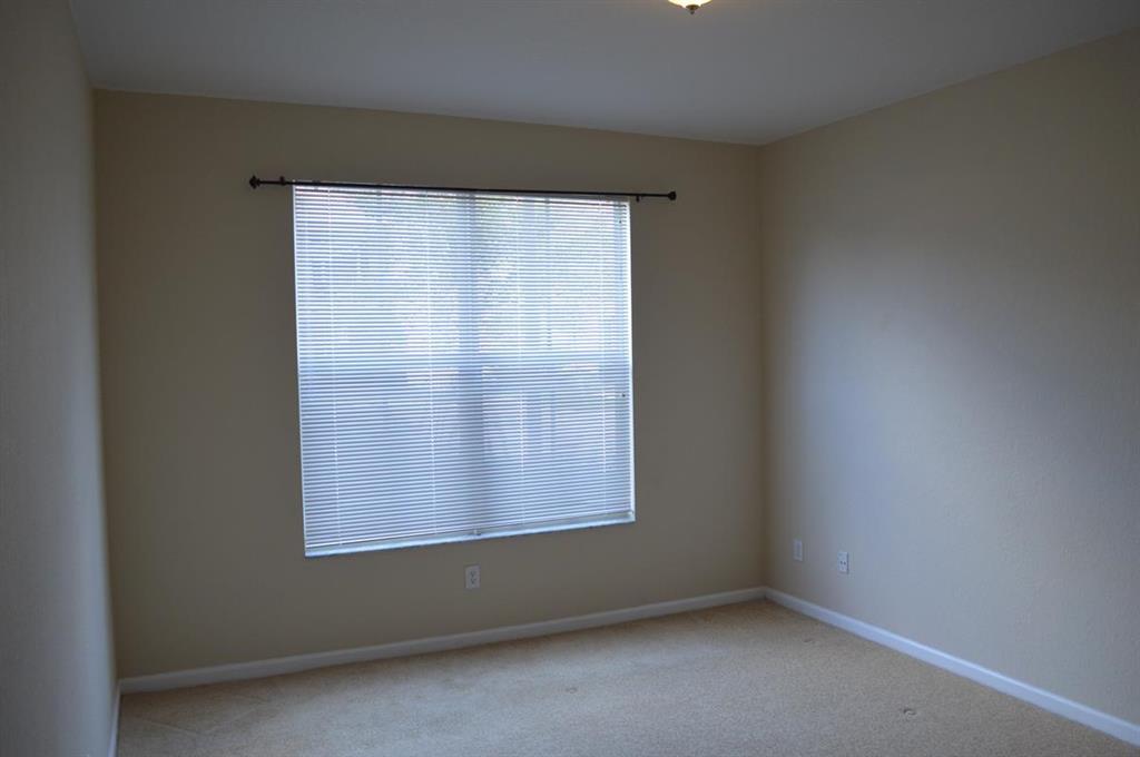 ROSEMONT CONDO - Residential