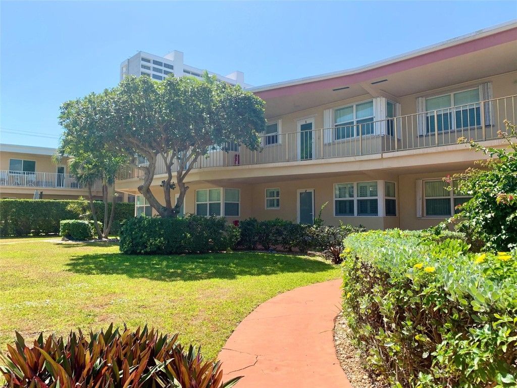 Photo of 930 Osceola Drive #2, Boca Raton, FL 33432 (MLS # F10548915)