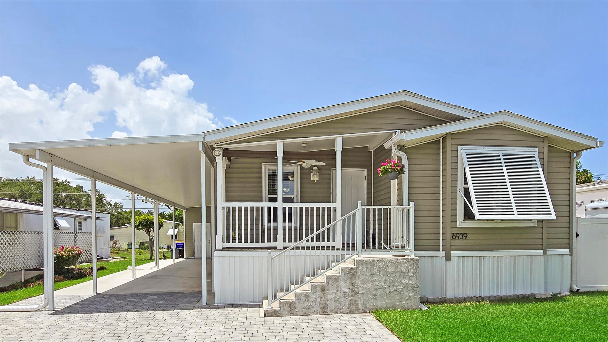 6939 SE Ridgeway Terrace, Hobe Sound, FL, 33455/$325,000 1 6939 SE Ridgeway Terrace