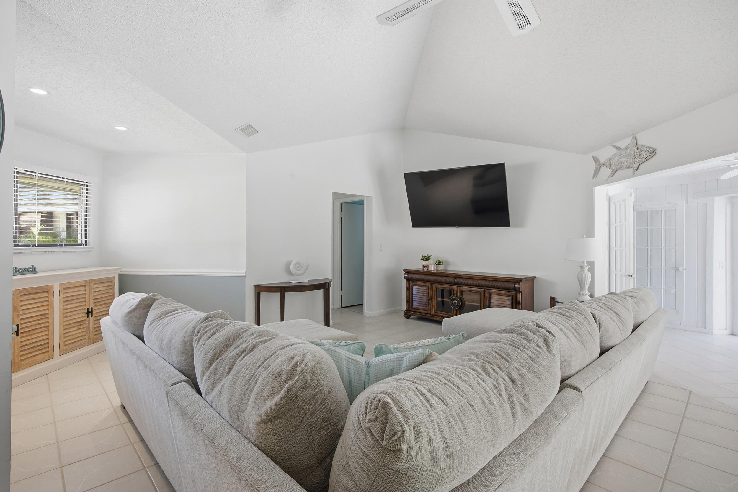 BELLA VISTA - Residential