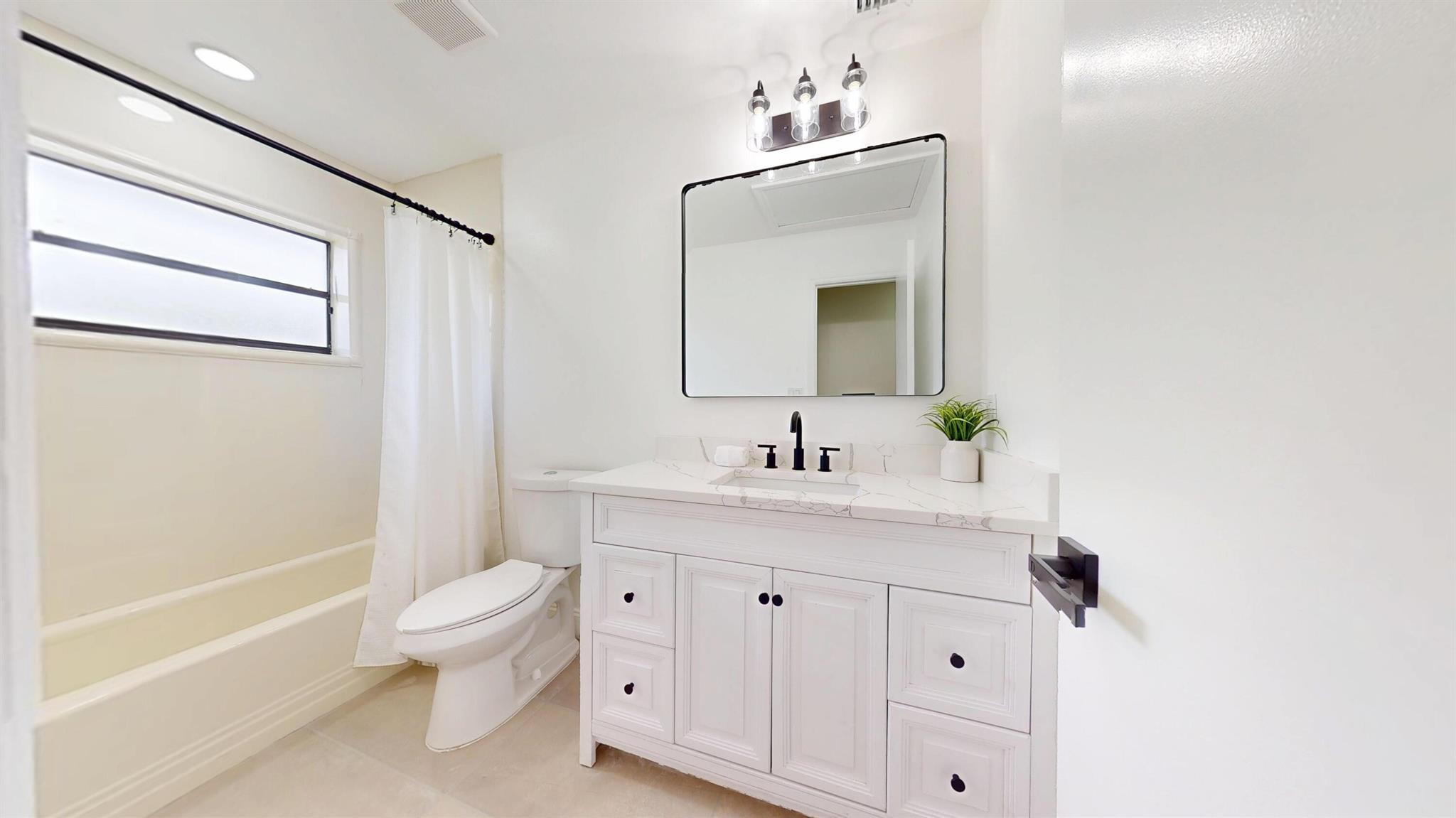 ISLAND ESTATES - Residential