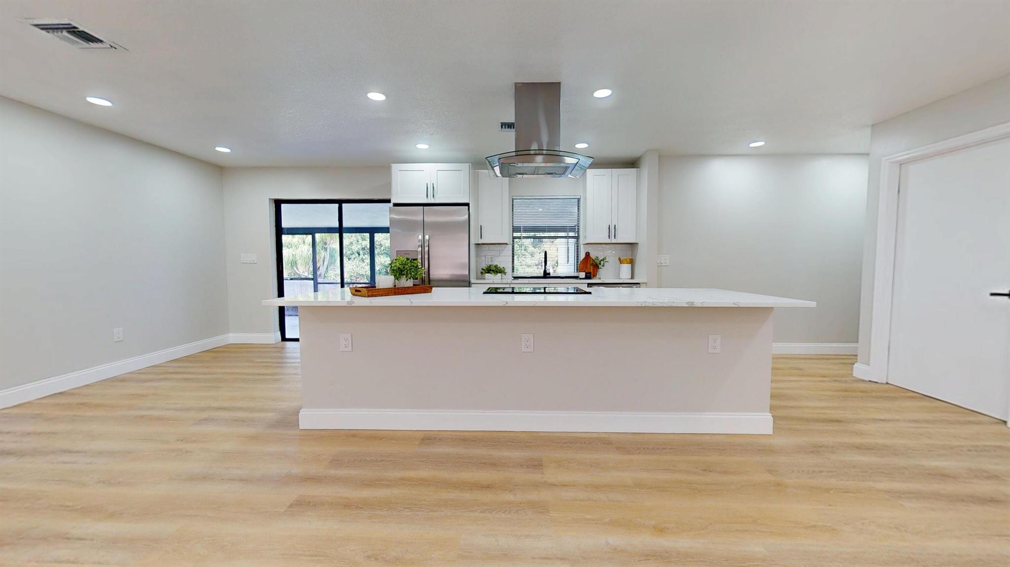 ISLAND ESTATES - Residential