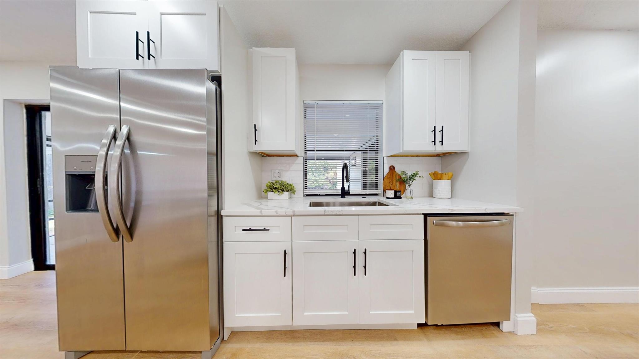 ISLAND ESTATES - Residential