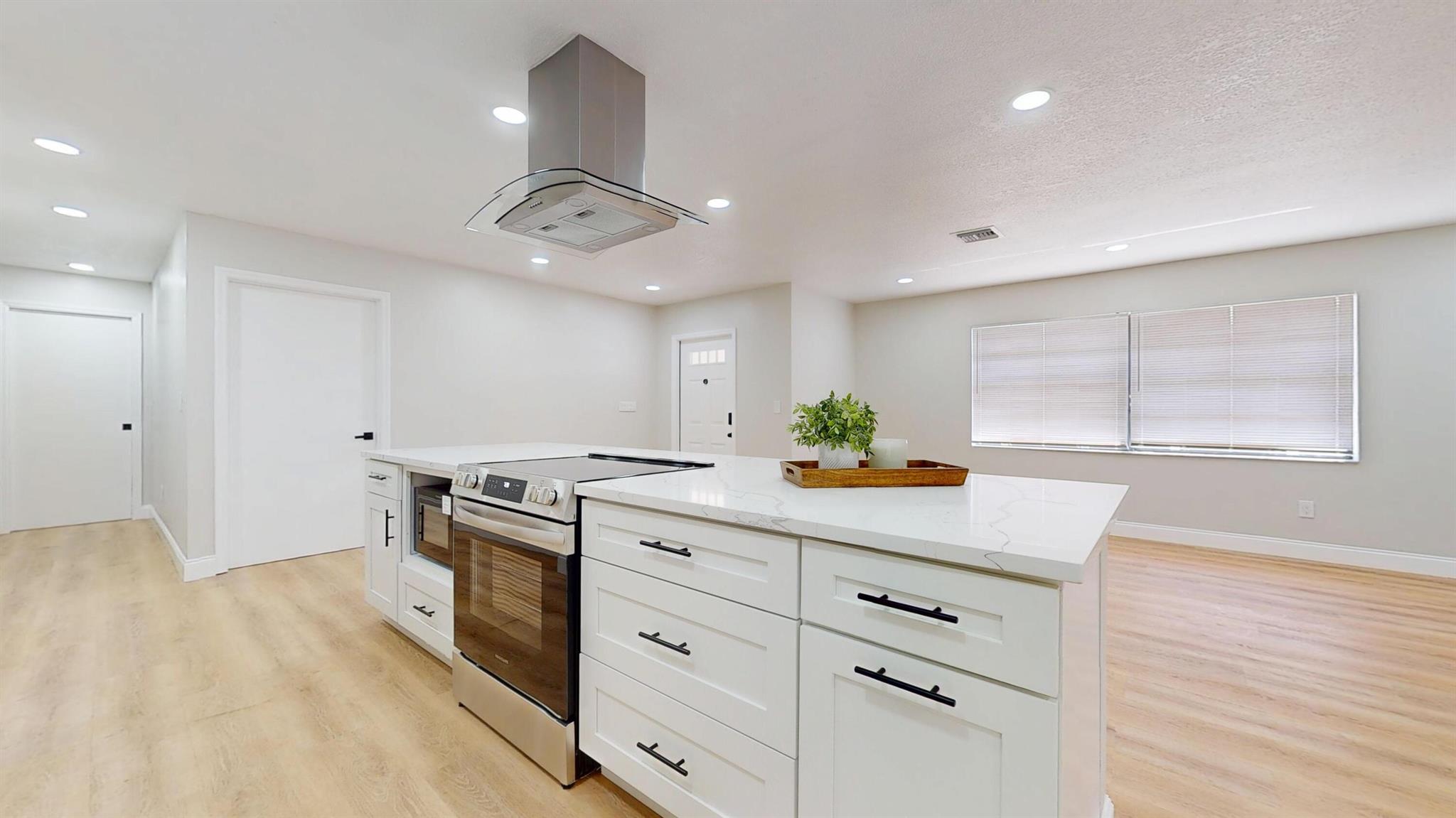 ISLAND ESTATES - Residential