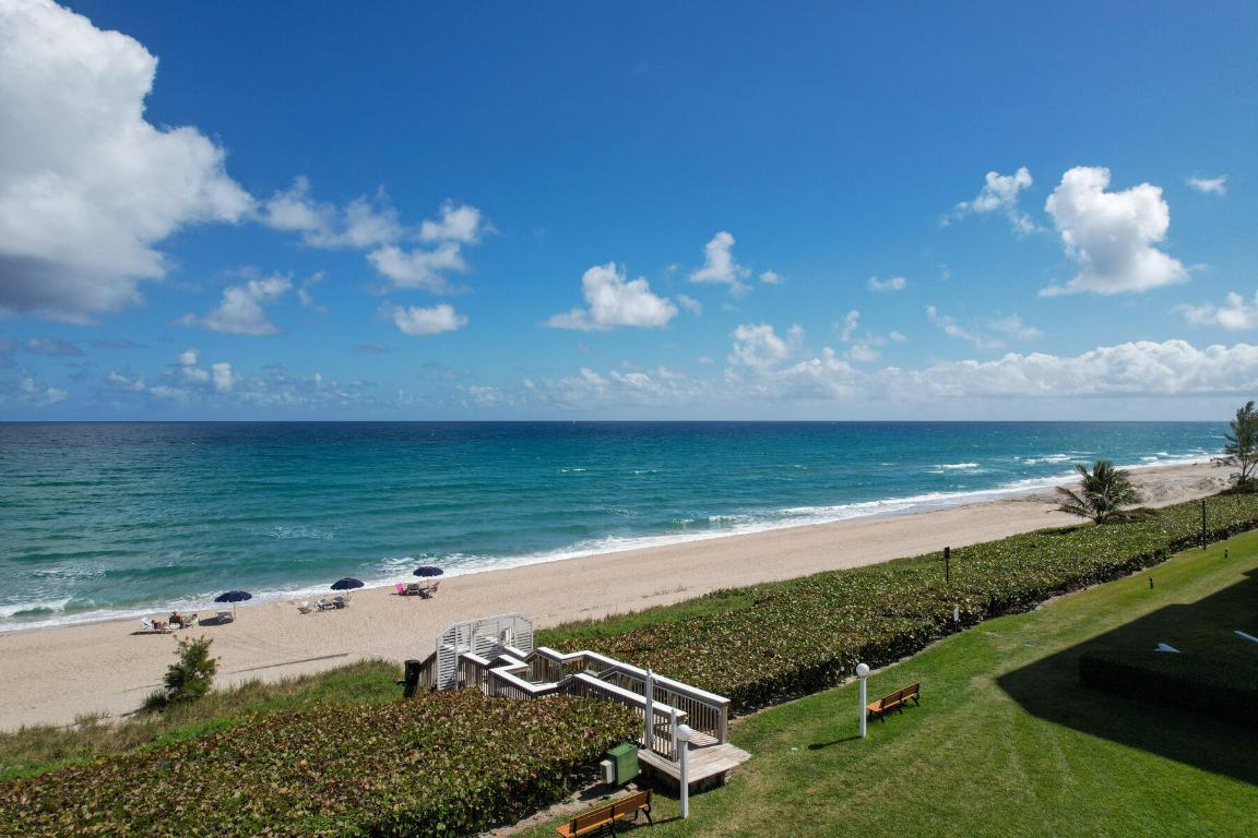 TWENTY ONE HUNDRED CONDO - SLOANS CURVE - Residential