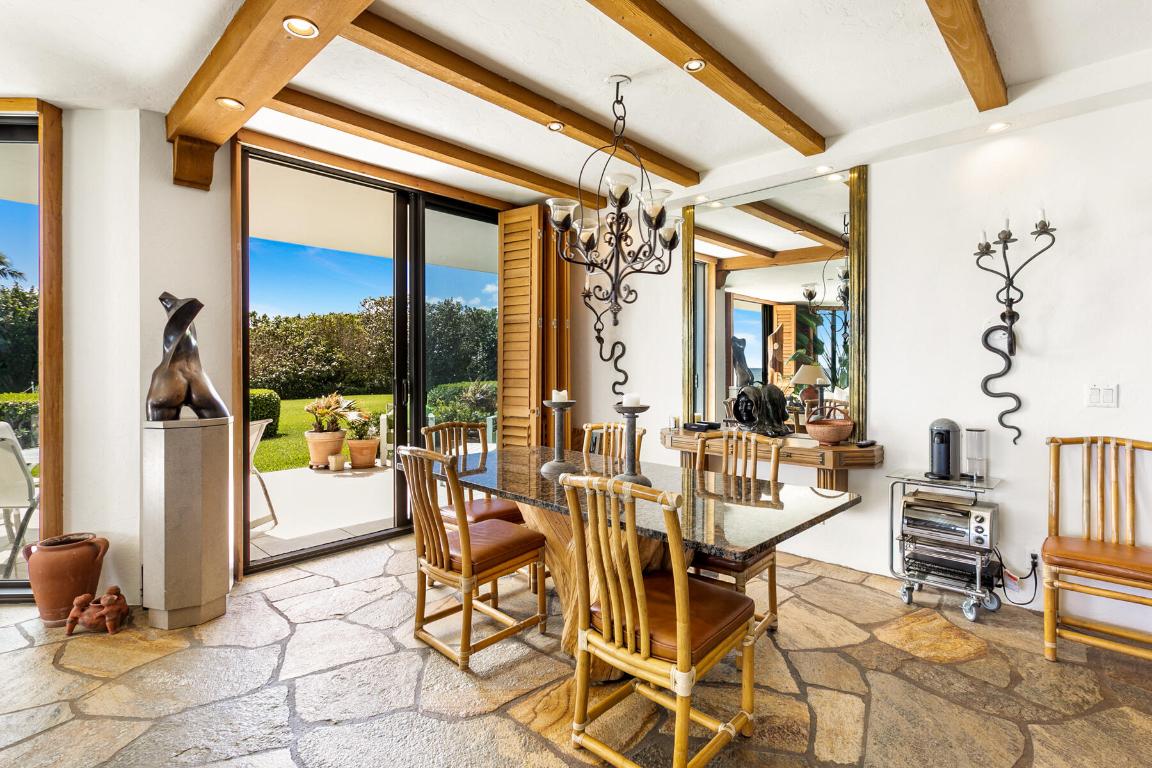 TWENTY ONE HUNDRED CONDO - SLOANS CURVE - Residential