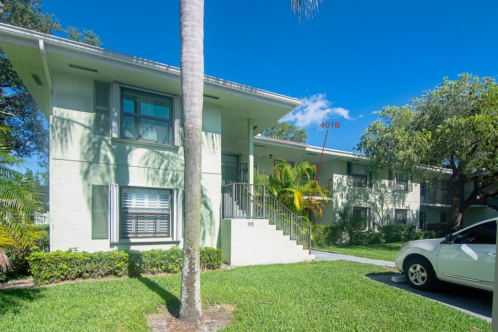 Photo of 401 Sabal Ridge Circle #B, Palm Beach Gardens, FL 33418 (MLS # R10806363)