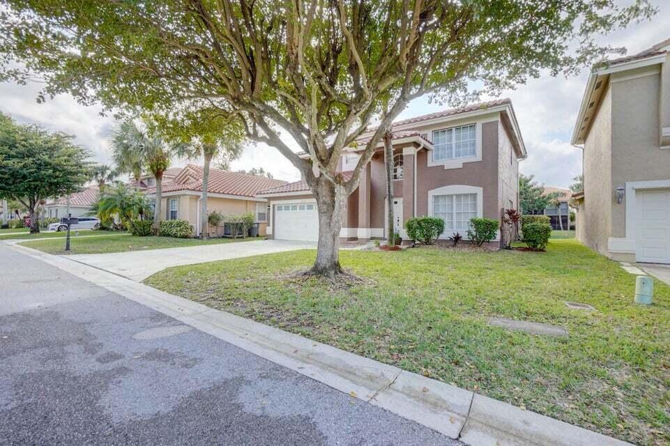 BOCA CHASE - Residential Lease
