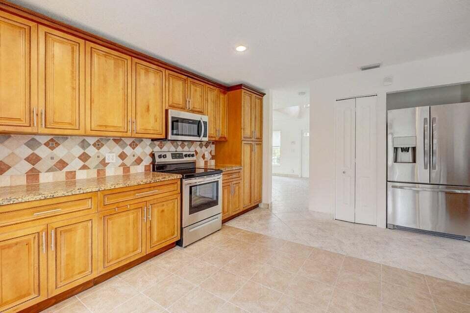 BOCA CHASE - Residential Lease