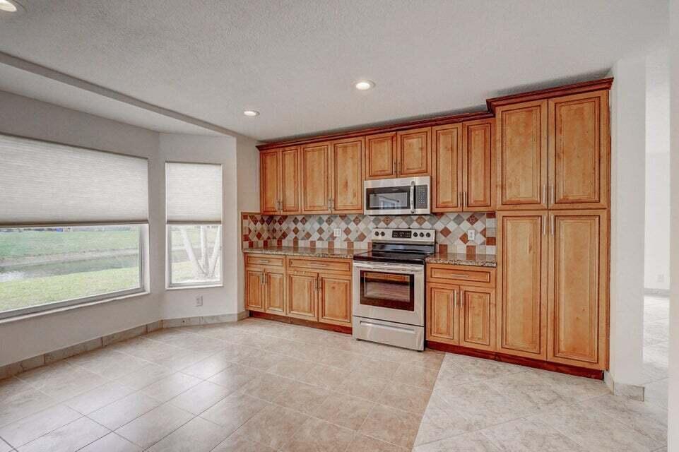 BOCA CHASE - Residential Lease
