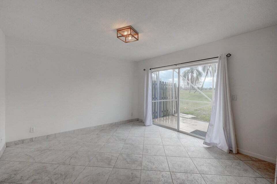 BOCA CHASE - Residential Lease