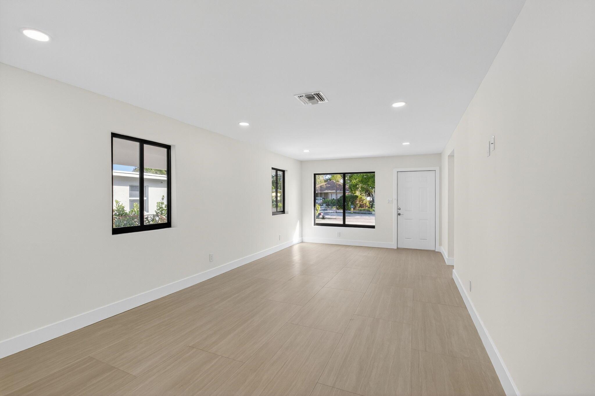 LINCOLN PARK - Residential