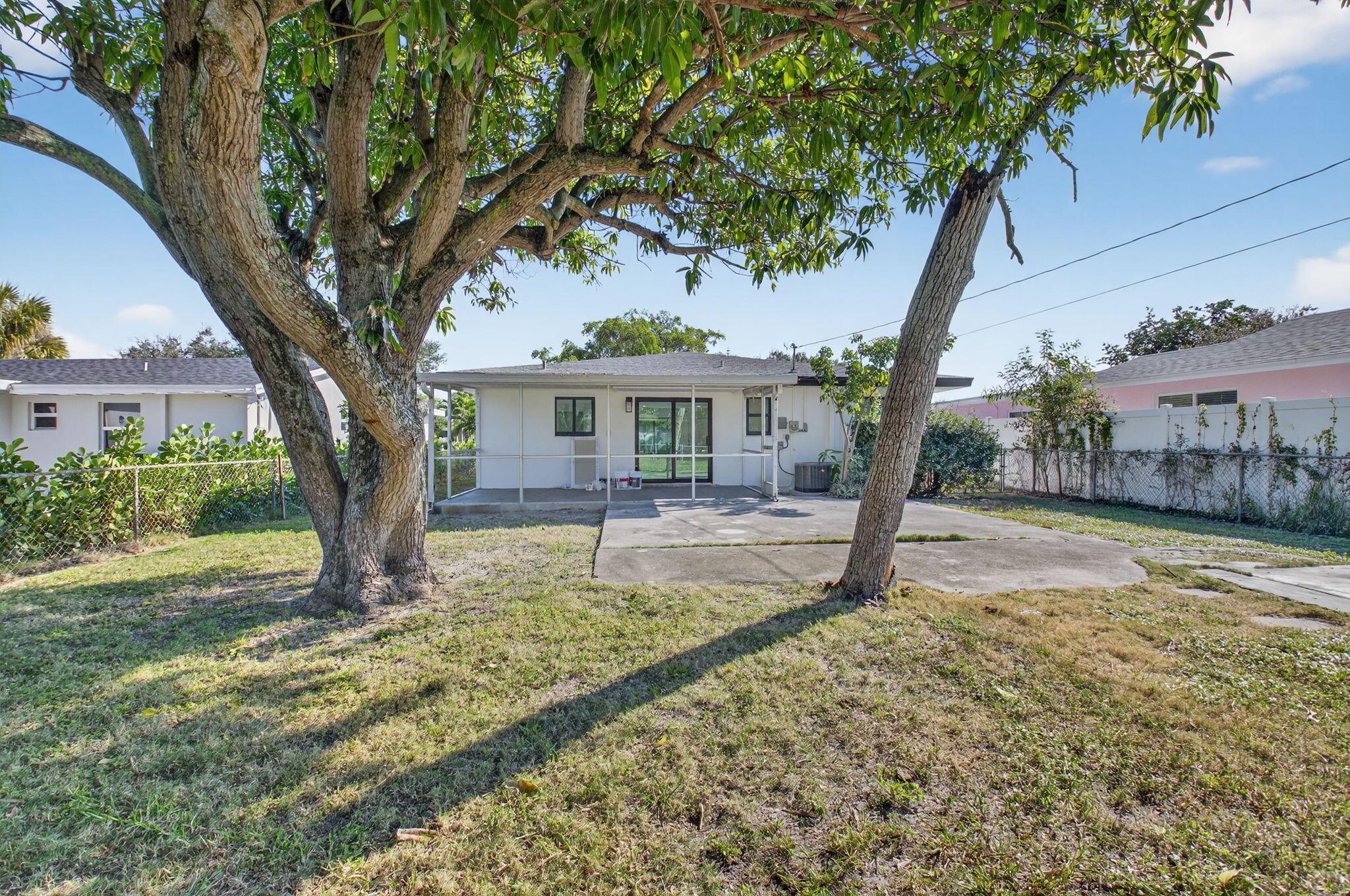 LINCOLN PARK - Residential