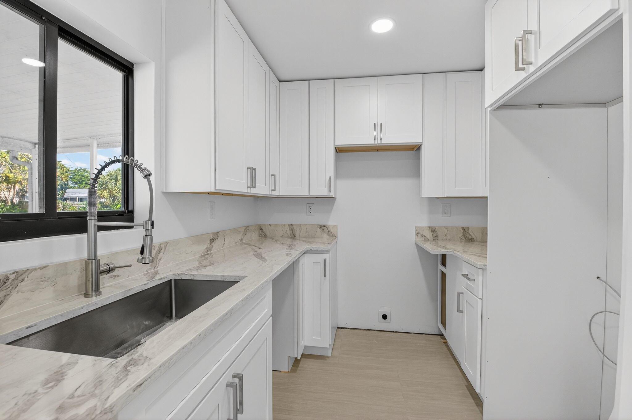 LINCOLN PARK - Residential