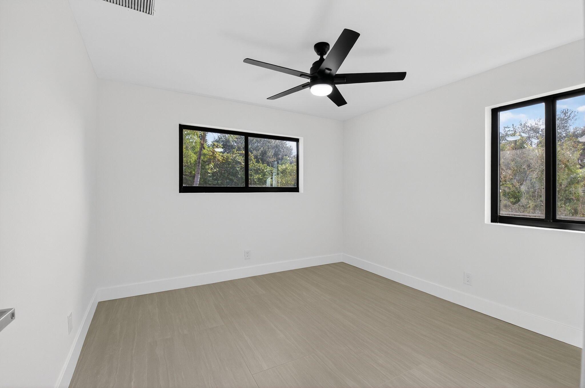 LINCOLN PARK - Residential