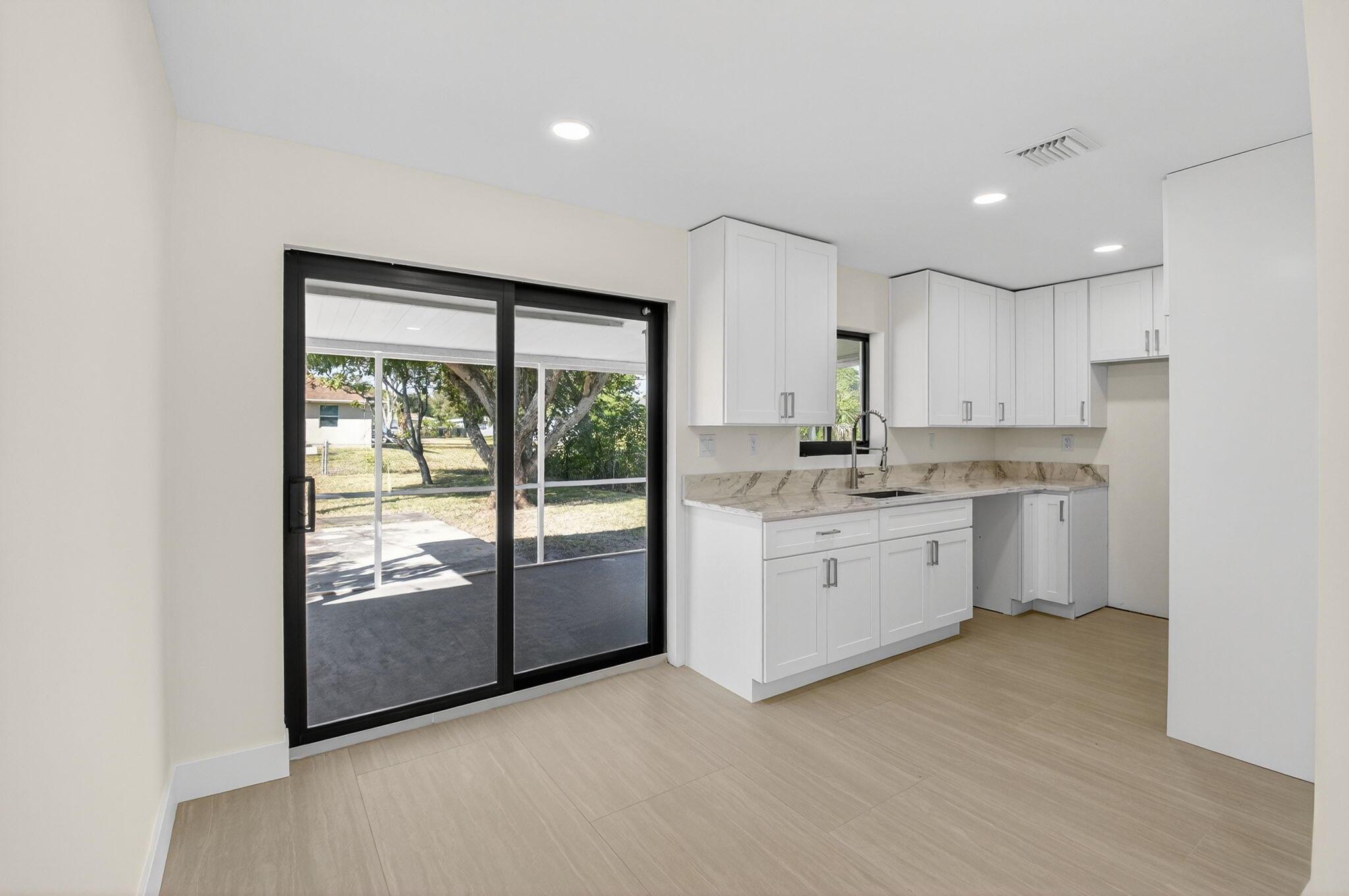 LINCOLN PARK - Residential